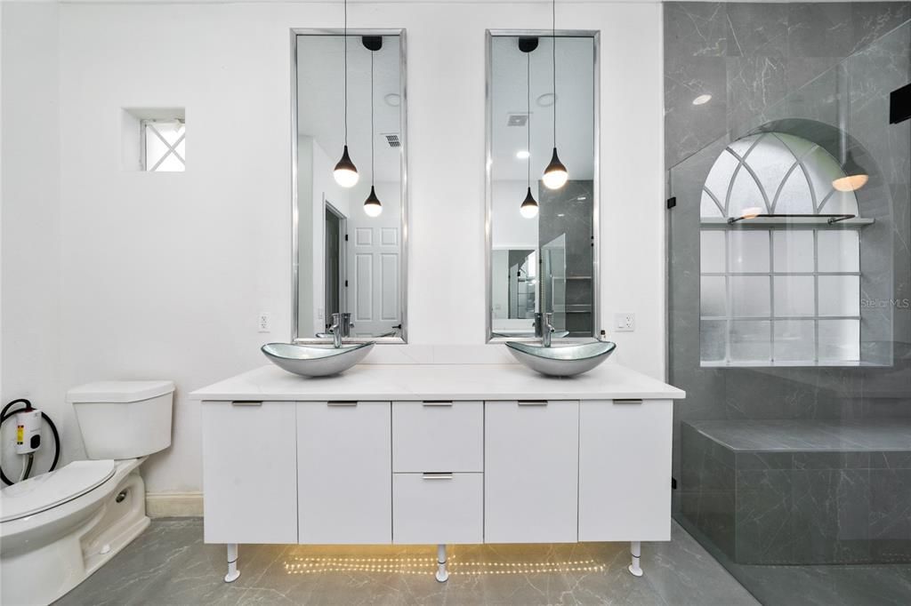 На продажу: $699,900 (4 спален, 4 ванн, 2639 Квадратных фут)