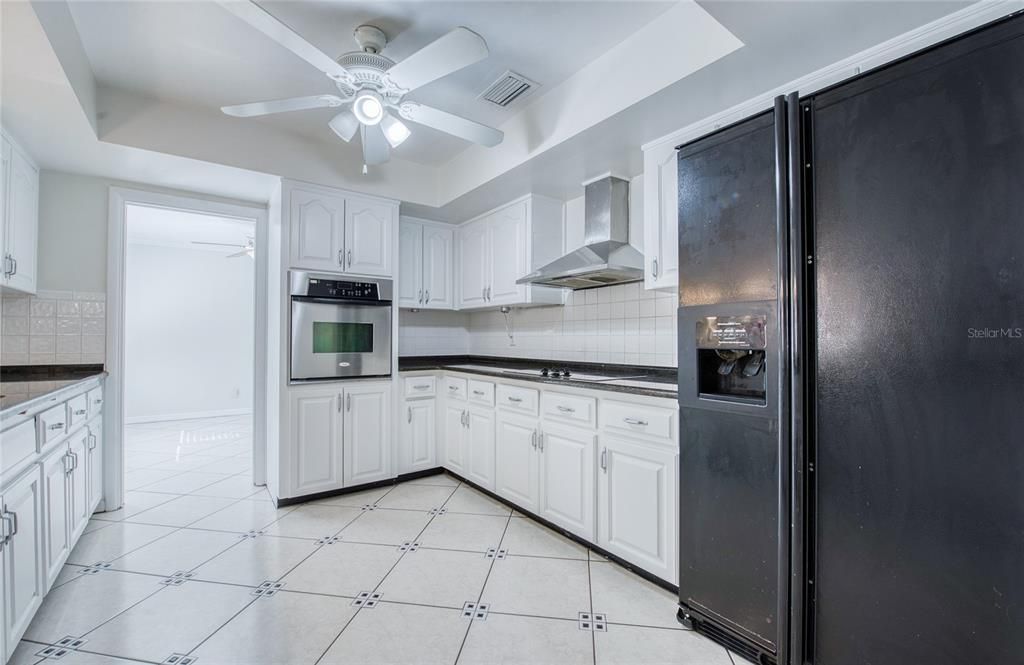 На продажу: $539,000 (3 спален, 2 ванн, 2048 Квадратных фут)