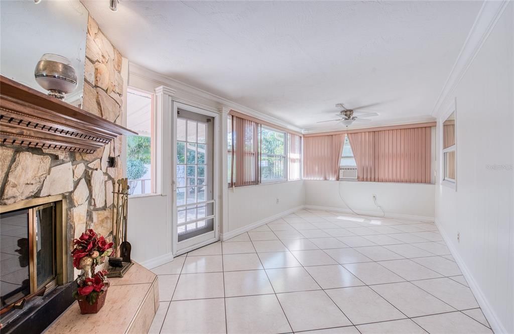 На продажу: $539,000 (3 спален, 2 ванн, 2048 Квадратных фут)