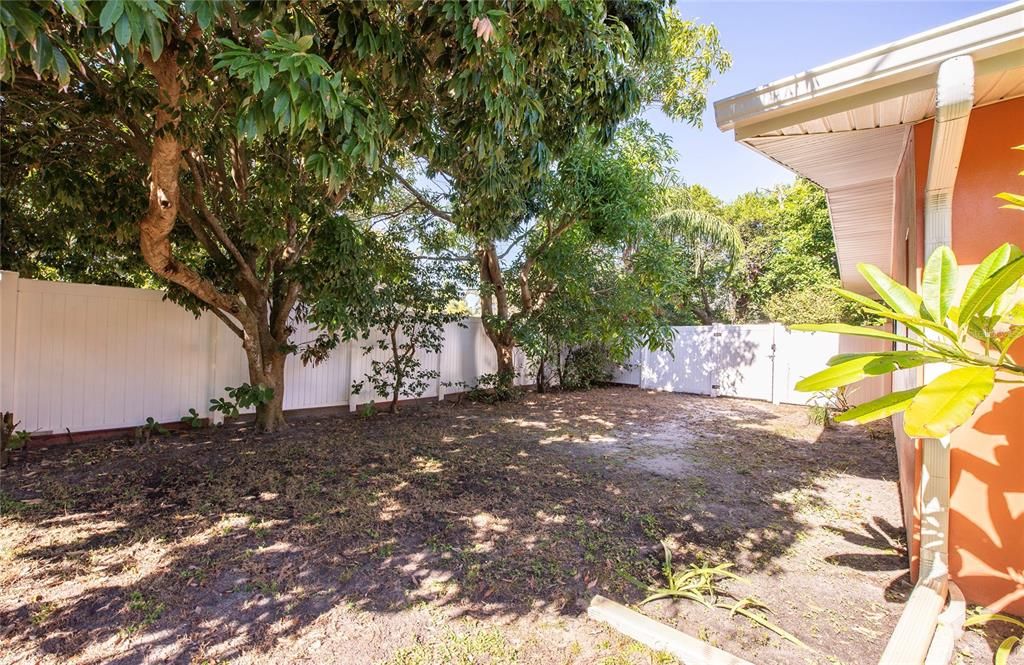 На продажу: $539,000 (3 спален, 2 ванн, 2048 Квадратных фут)