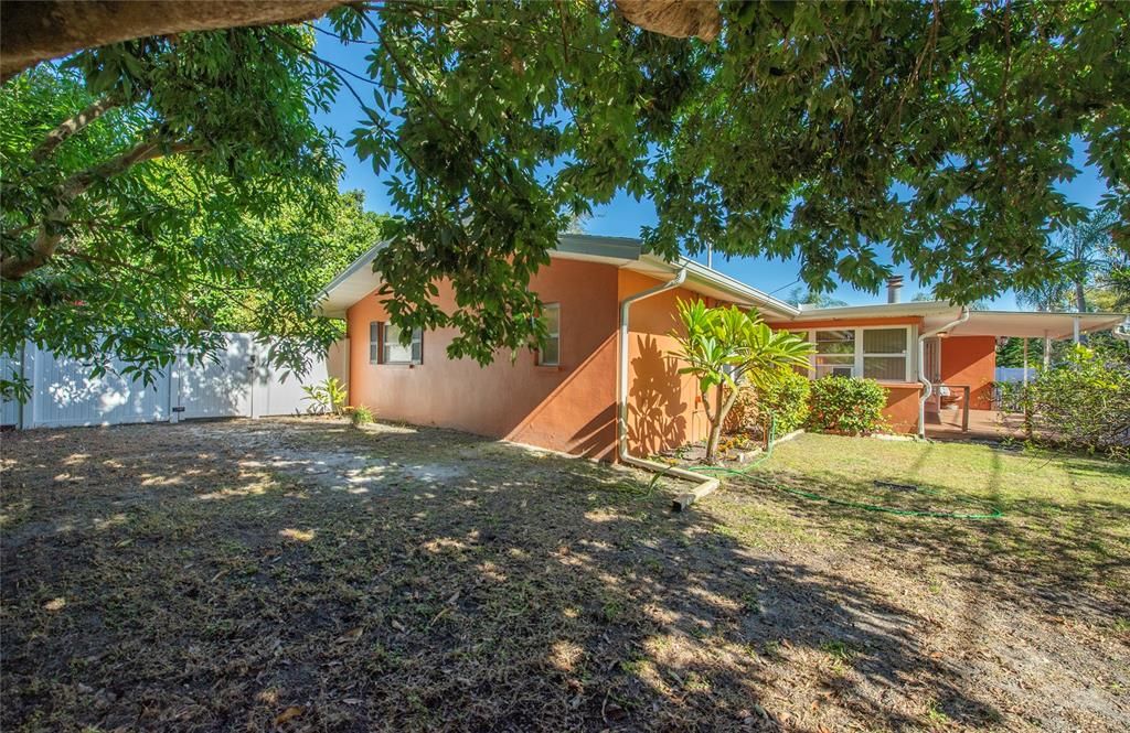 На продажу: $539,000 (3 спален, 2 ванн, 2048 Квадратных фут)