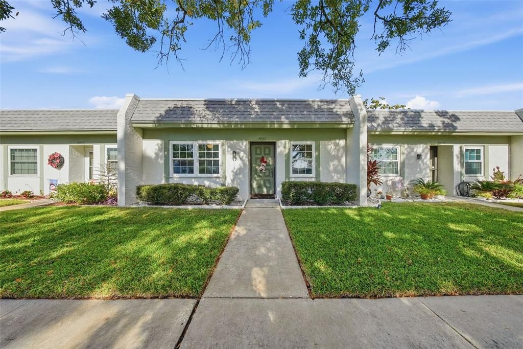 出租: $2,400 (2 贝兹, 2 浴室, 865 平方英尺)