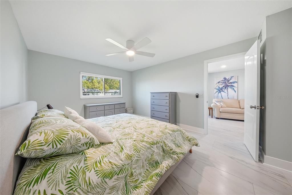 出租: $2,400 (2 贝兹, 2 浴室, 865 平方英尺)