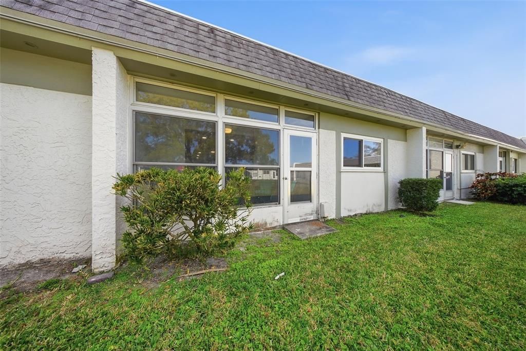 出租: $2,400 (2 贝兹, 2 浴室, 865 平方英尺)