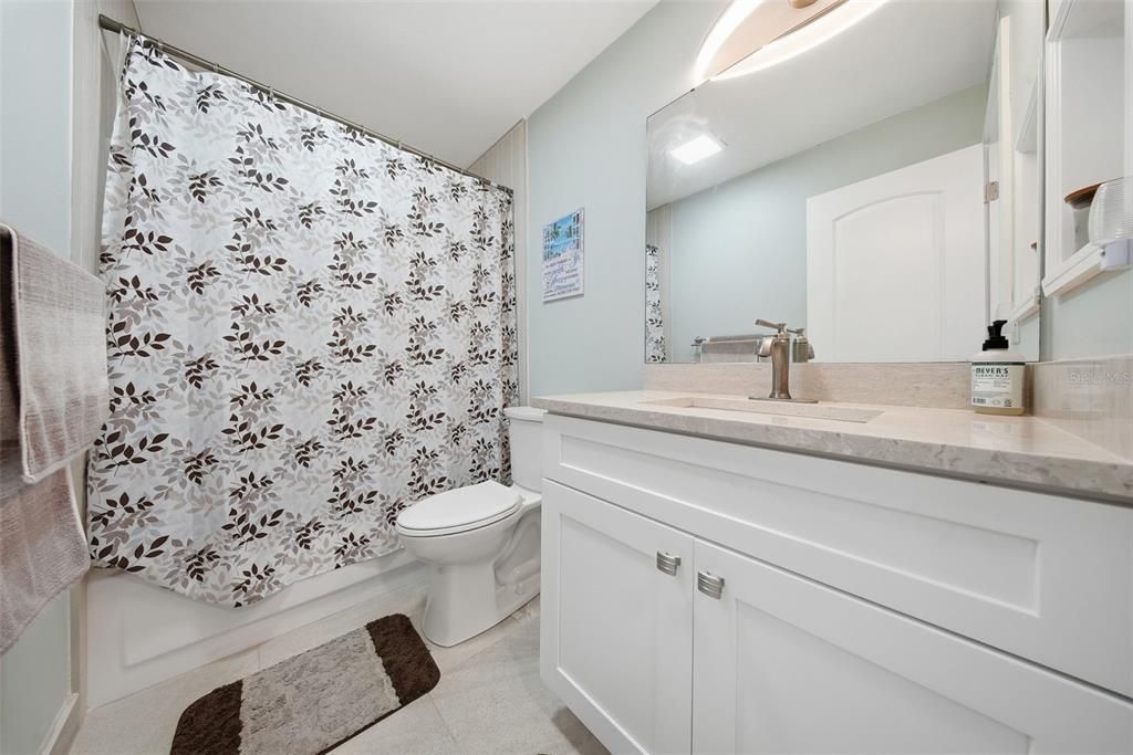 出租: $2,400 (2 贝兹, 2 浴室, 865 平方英尺)