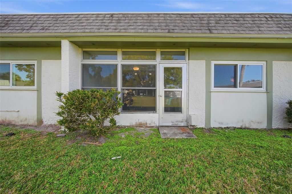 出租: $2,400 (2 贝兹, 2 浴室, 865 平方英尺)