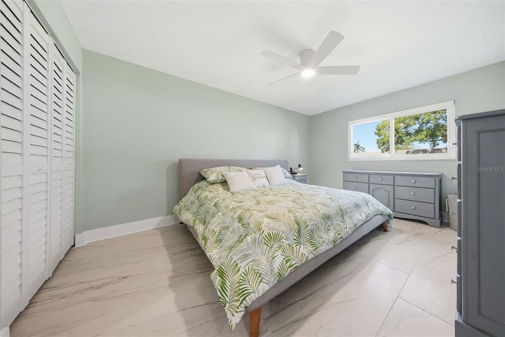 出租: $2,400 (2 贝兹, 2 浴室, 865 平方英尺)