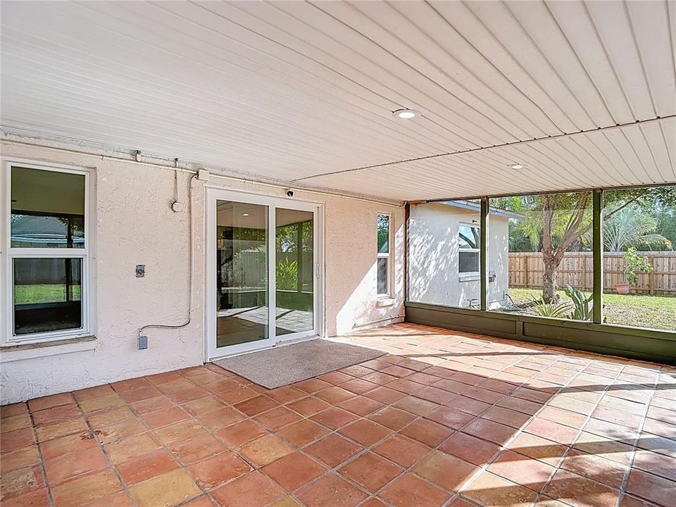 Active With Contract: $405,000 (3 beds, 2 baths, 1344 Square Feet)