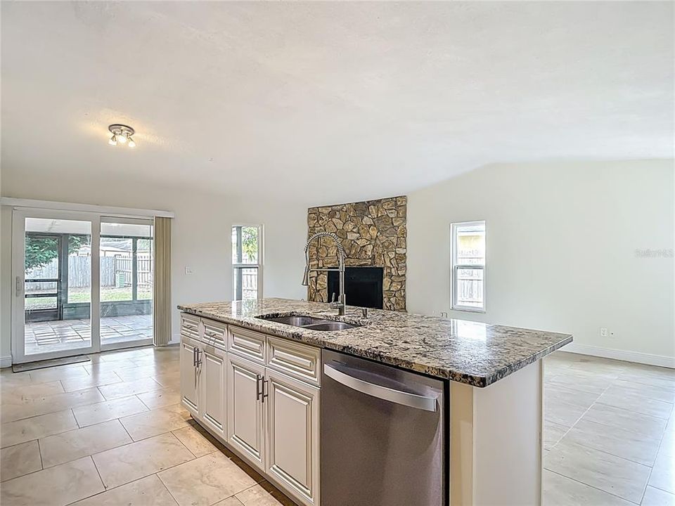 Active With Contract: $405,000 (3 beds, 2 baths, 1344 Square Feet)