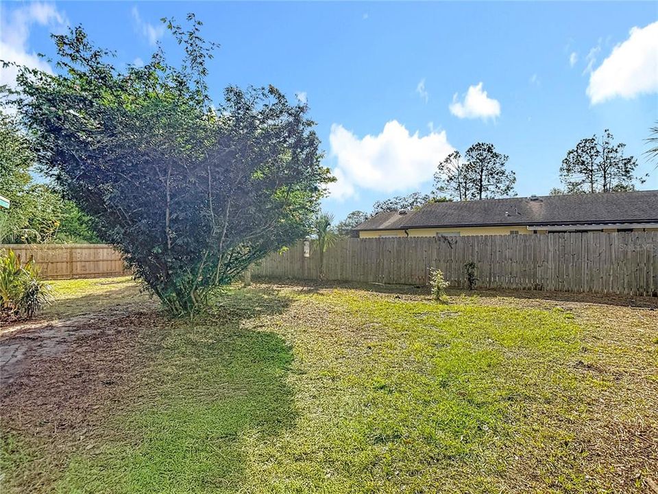 Active With Contract: $405,000 (3 beds, 2 baths, 1344 Square Feet)