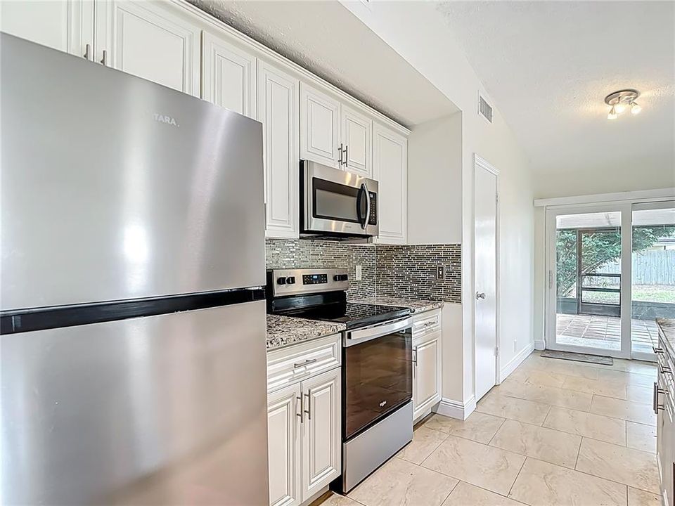 Active With Contract: $405,000 (3 beds, 2 baths, 1344 Square Feet)