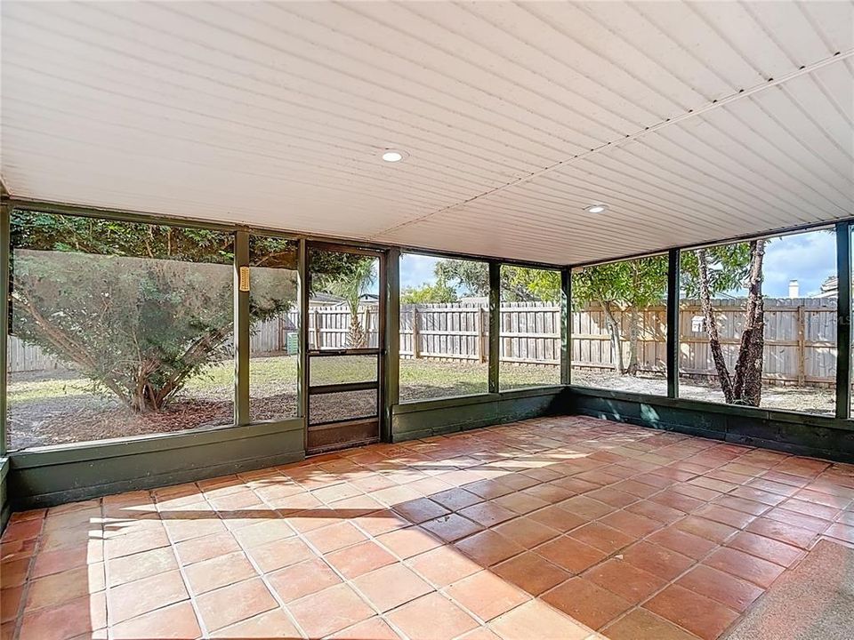 Active With Contract: $405,000 (3 beds, 2 baths, 1344 Square Feet)