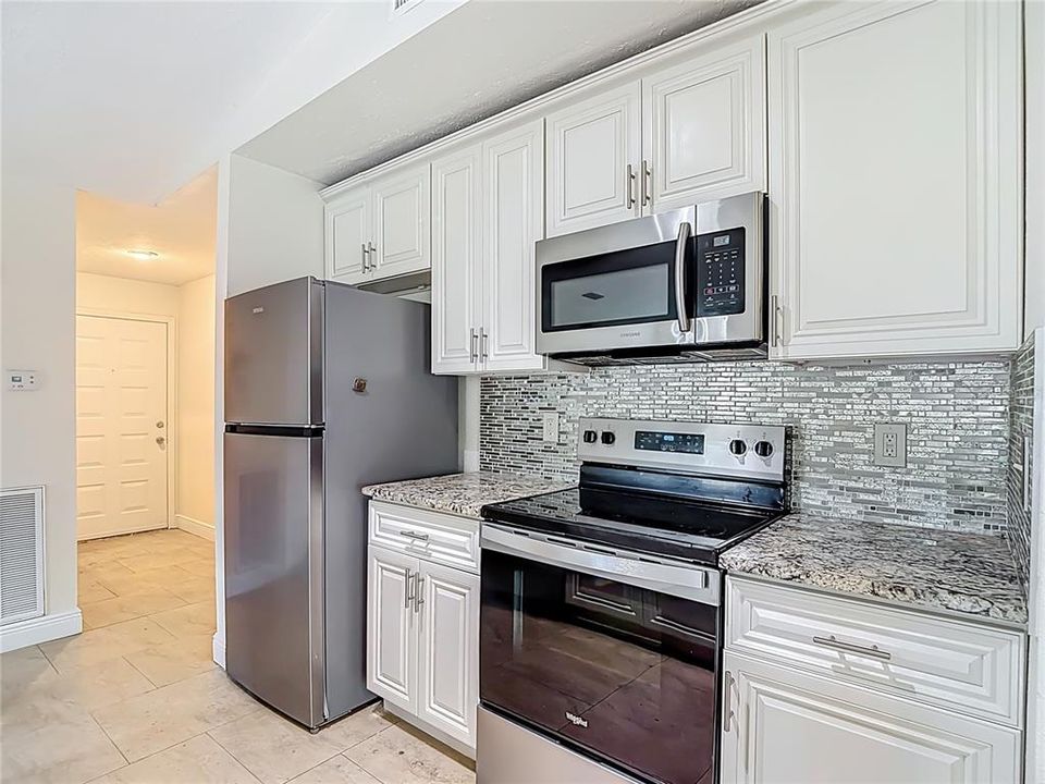 Active With Contract: $405,000 (3 beds, 2 baths, 1344 Square Feet)