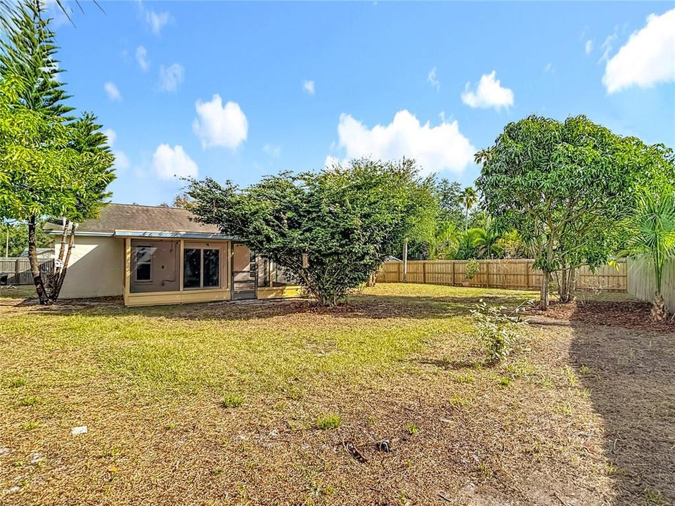 Active With Contract: $405,000 (3 beds, 2 baths, 1344 Square Feet)