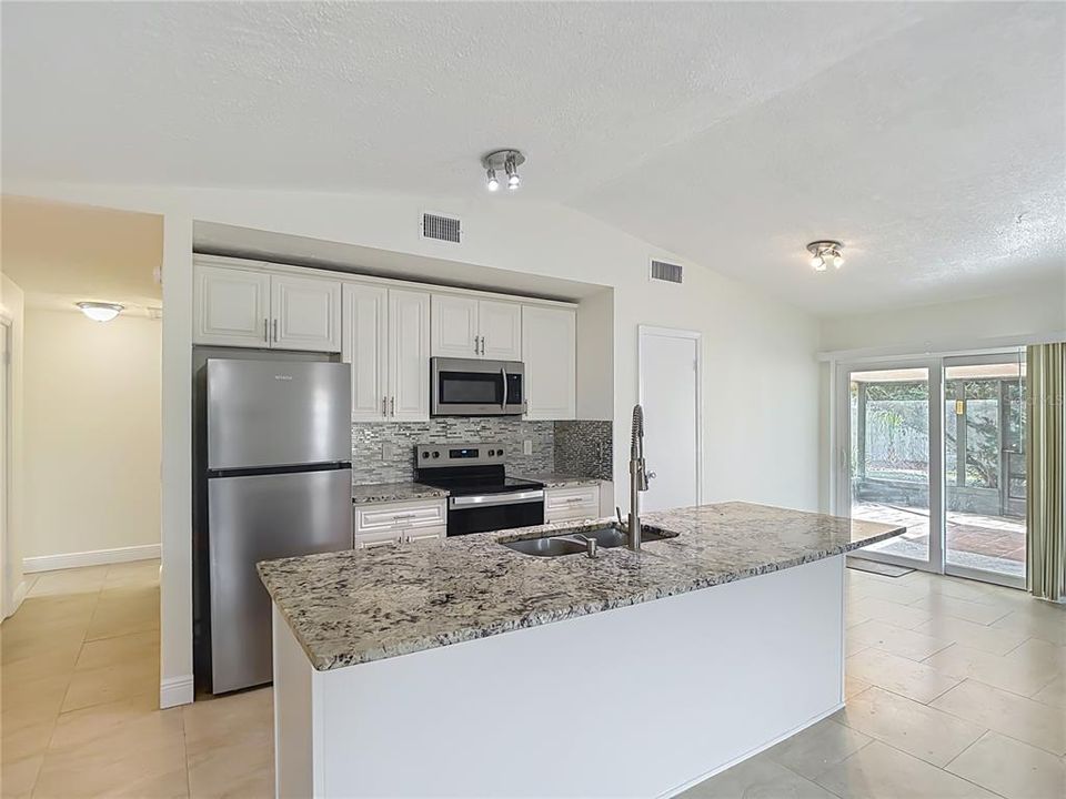 Active With Contract: $405,000 (3 beds, 2 baths, 1344 Square Feet)