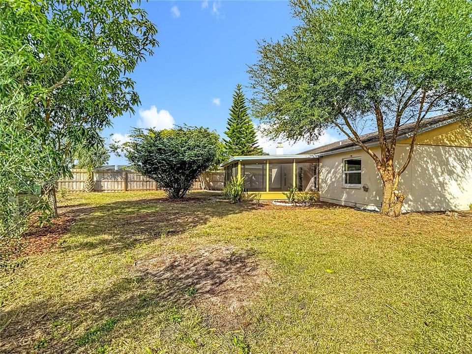 Active With Contract: $405,000 (3 beds, 2 baths, 1344 Square Feet)