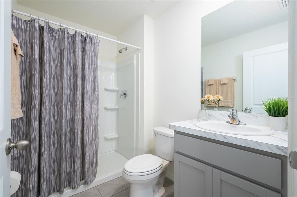 待售: $329,900 (5 贝兹, 3 浴室, 2390 平方英尺)