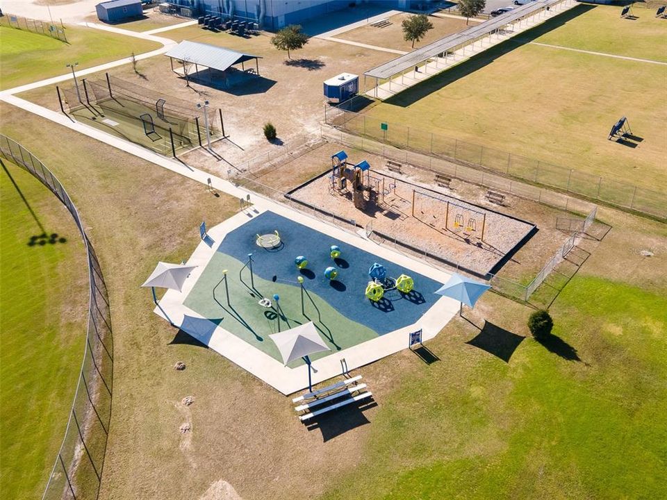 待售: $329,900 (5 贝兹, 3 浴室, 2390 平方英尺)