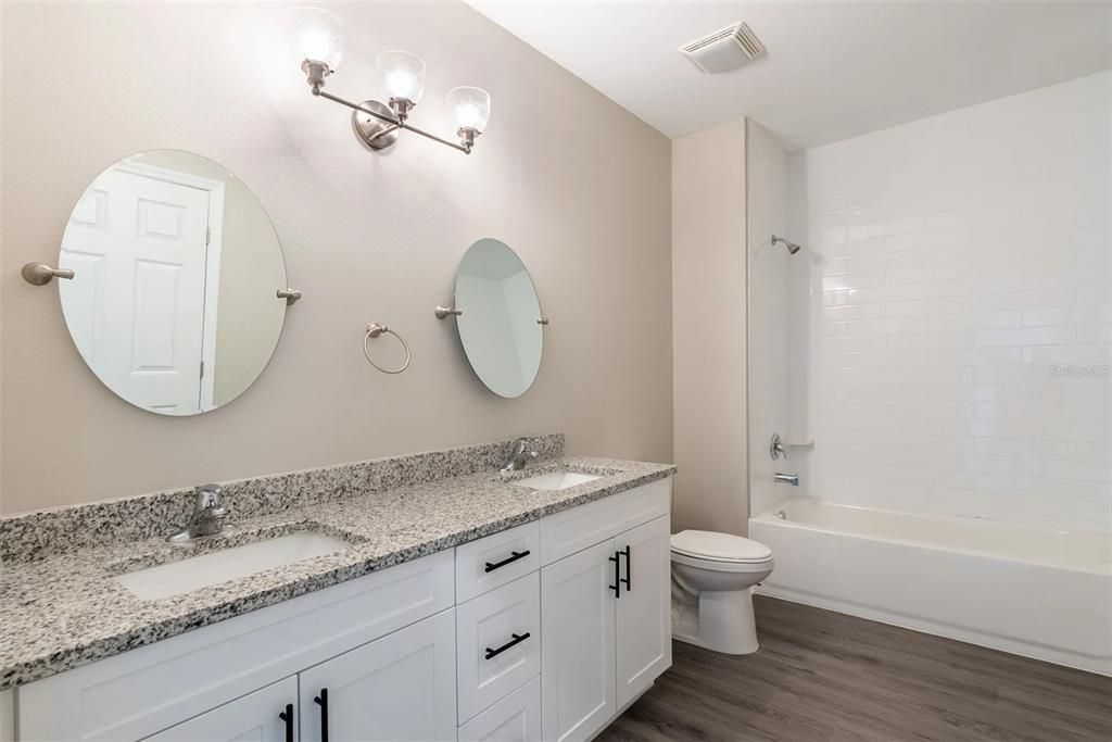 出租: $2,395 (2 贝兹, 2 浴室, 1312 平方英尺)