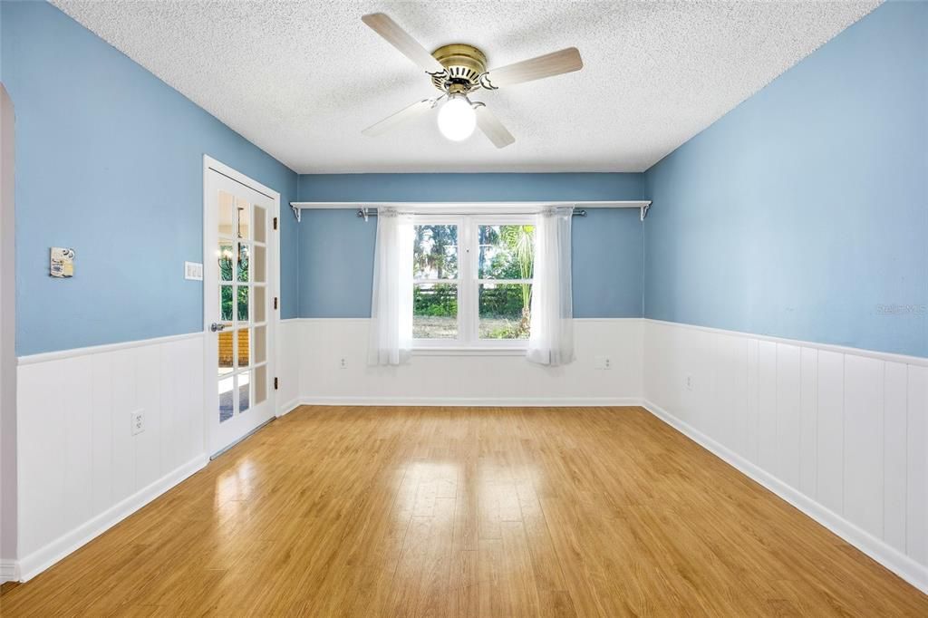 待售: $239,000 (3 贝兹, 2 浴室, 1568 平方英尺)