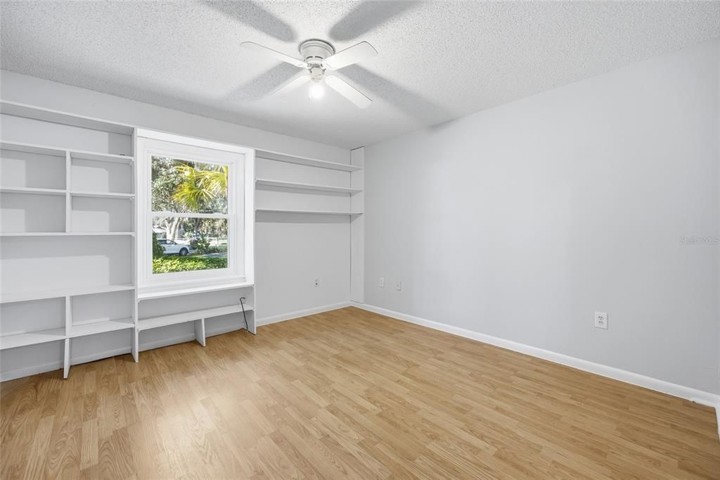 待售: $239,000 (3 贝兹, 2 浴室, 1568 平方英尺)