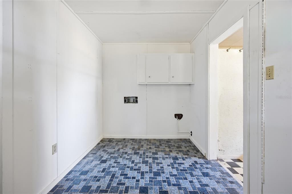 待售: $239,000 (3 贝兹, 2 浴室, 1568 平方英尺)