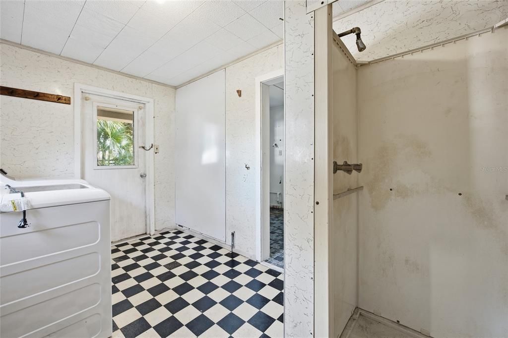 待售: $239,000 (3 贝兹, 2 浴室, 1568 平方英尺)