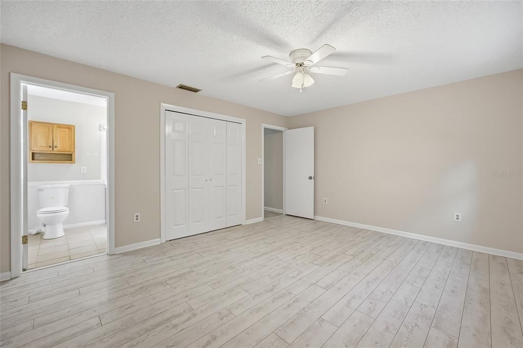 待售: $239,000 (3 贝兹, 2 浴室, 1568 平方英尺)