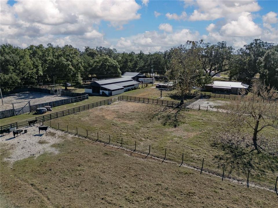 For Sale: $875,000 (2 beds, 1 baths, 1352 Square Feet)