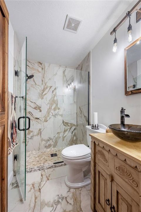 For Sale: $875,000 (2 beds, 1 baths, 1352 Square Feet)