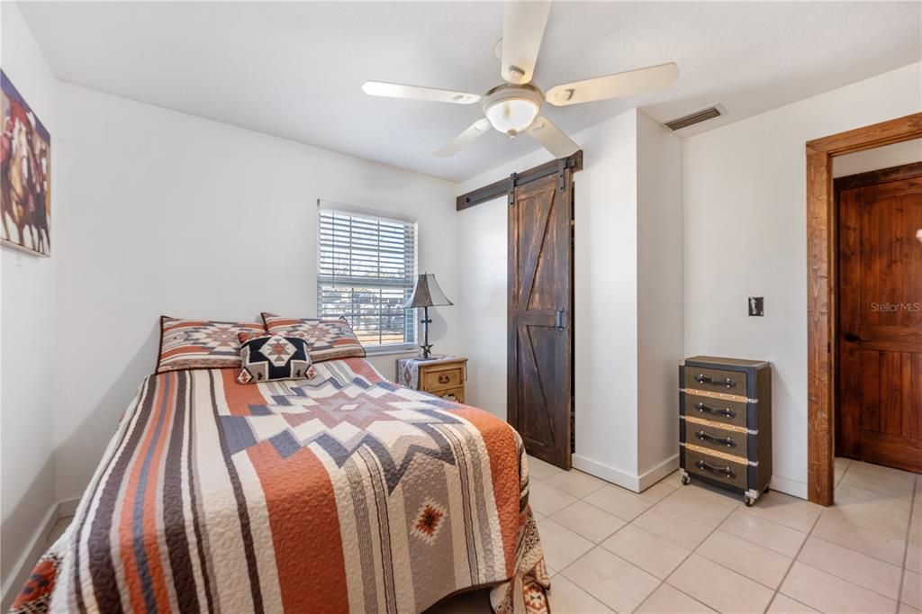 For Sale: $875,000 (2 beds, 1 baths, 1352 Square Feet)