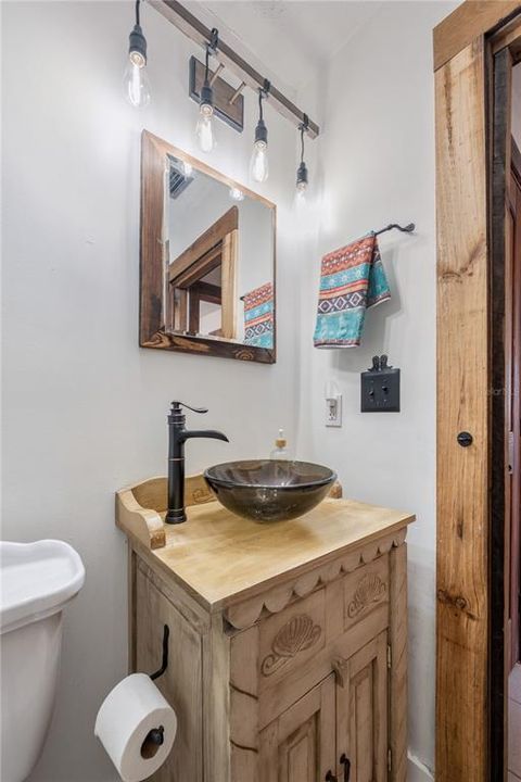 For Sale: $875,000 (2 beds, 1 baths, 1352 Square Feet)