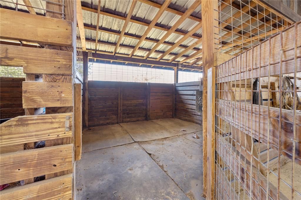 For Sale: $875,000 (2 beds, 1 baths, 1352 Square Feet)