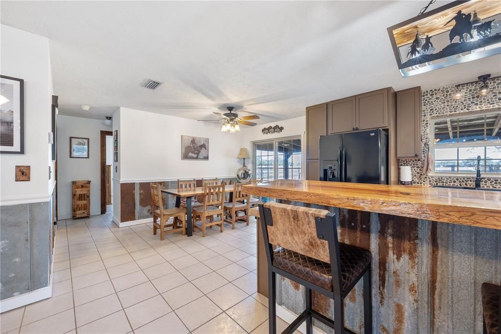 For Sale: $875,000 (2 beds, 1 baths, 1352 Square Feet)