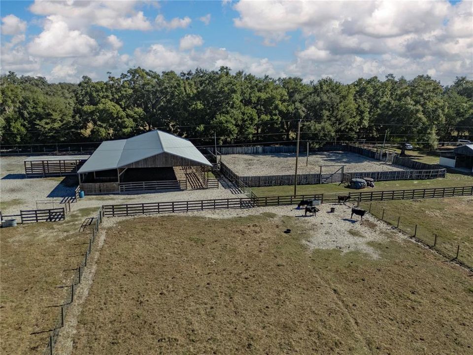 For Sale: $875,000 (2 beds, 1 baths, 1352 Square Feet)