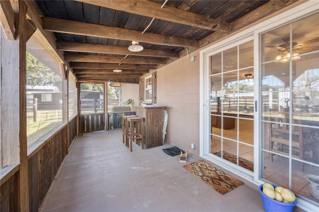 For Sale: $875,000 (2 beds, 1 baths, 1352 Square Feet)