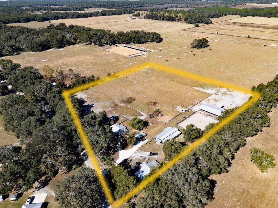 For Sale: $875,000 (2 beds, 1 baths, 1352 Square Feet)