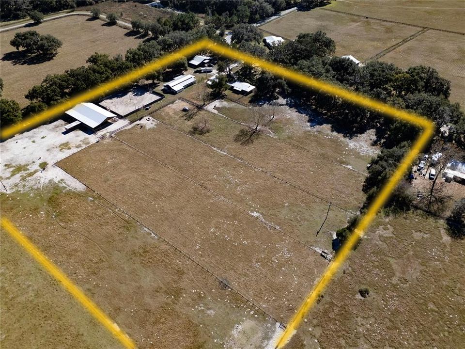 For Sale: $875,000 (2 beds, 1 baths, 1352 Square Feet)