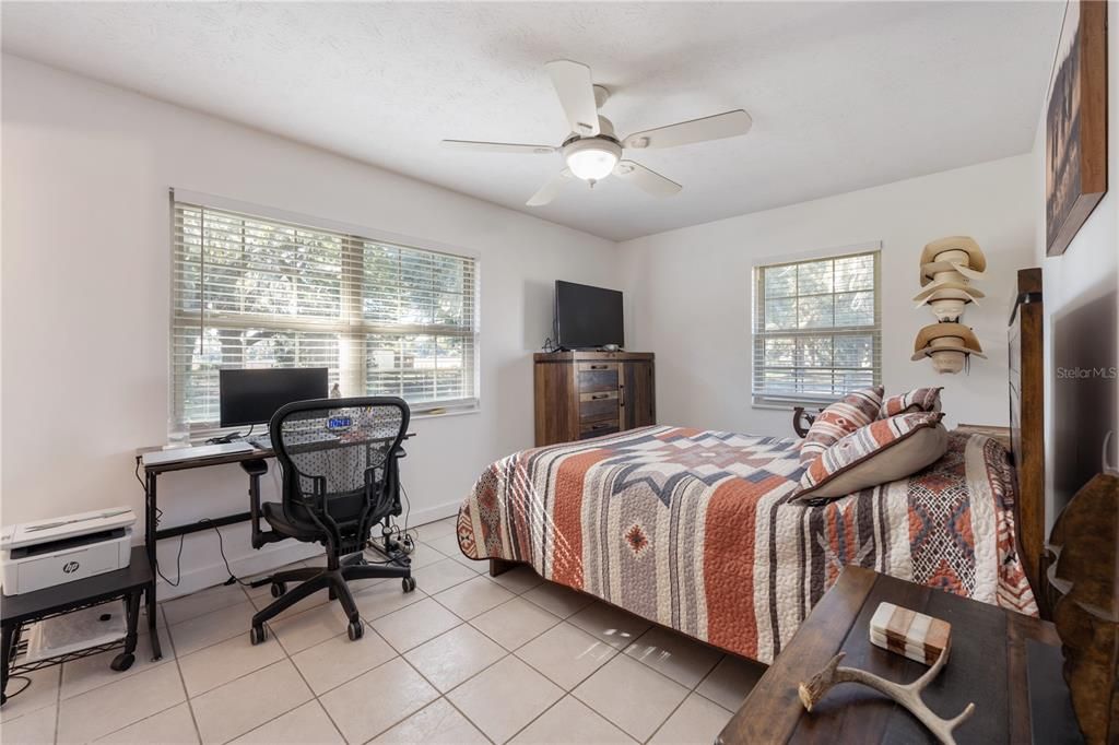 For Sale: $875,000 (2 beds, 1 baths, 1352 Square Feet)