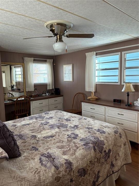 待售: $84,900 (1 贝兹, 1 浴室, 756 平方英尺)