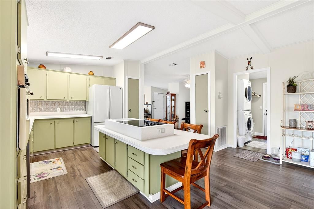 待售: $169,900 (2 贝兹, 2 浴室, 1506 平方英尺)