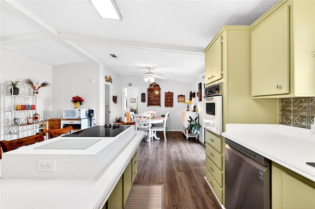 待售: $169,900 (2 贝兹, 2 浴室, 1506 平方英尺)