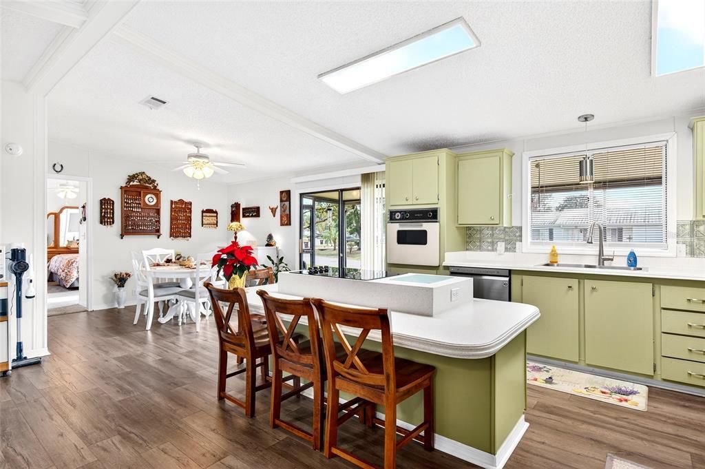 待售: $169,900 (2 贝兹, 2 浴室, 1506 平方英尺)