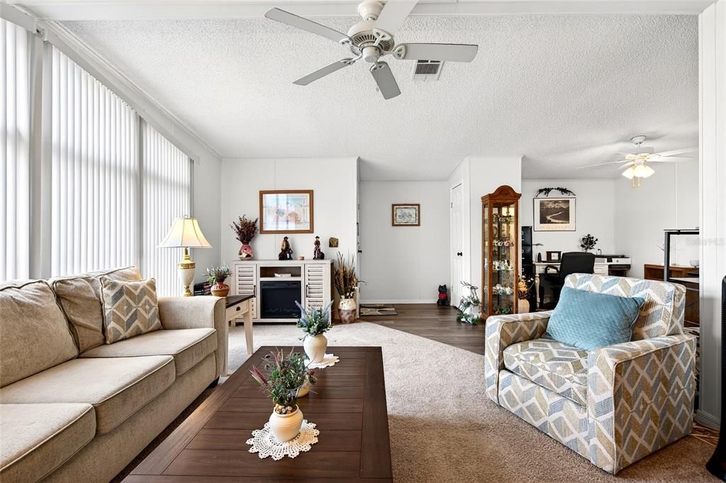 待售: $169,900 (2 贝兹, 2 浴室, 1506 平方英尺)