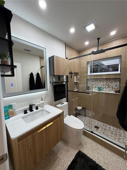 For Sale: $725,000 (3 beds, 2 baths, 1158 Square Feet)