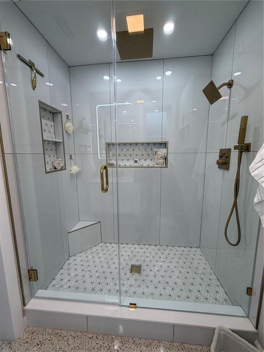 For Sale: $725,000 (3 beds, 2 baths, 1158 Square Feet)