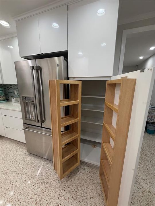 For Sale: $725,000 (3 beds, 2 baths, 1158 Square Feet)