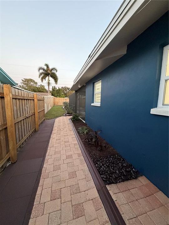 For Sale: $725,000 (3 beds, 2 baths, 1158 Square Feet)