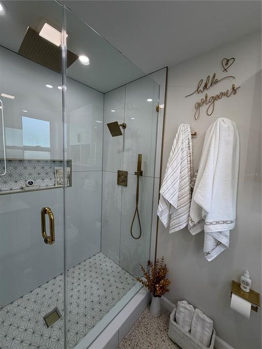 For Sale: $725,000 (3 beds, 2 baths, 1158 Square Feet)