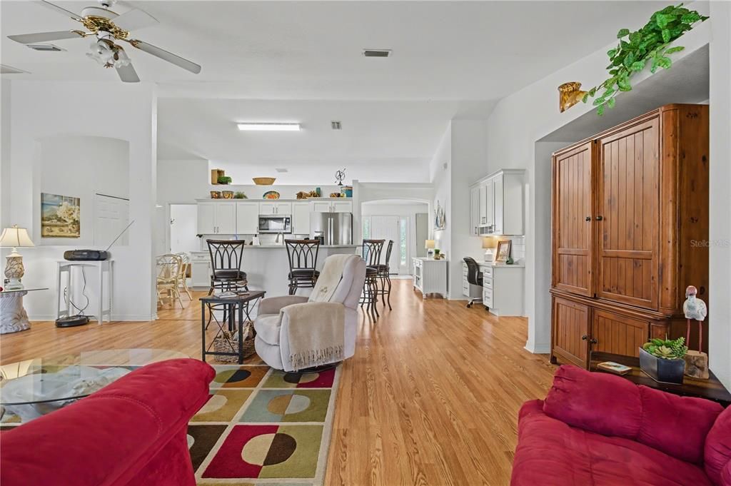 待售: $299,000 (3 贝兹, 2 浴室, 2000 平方英尺)